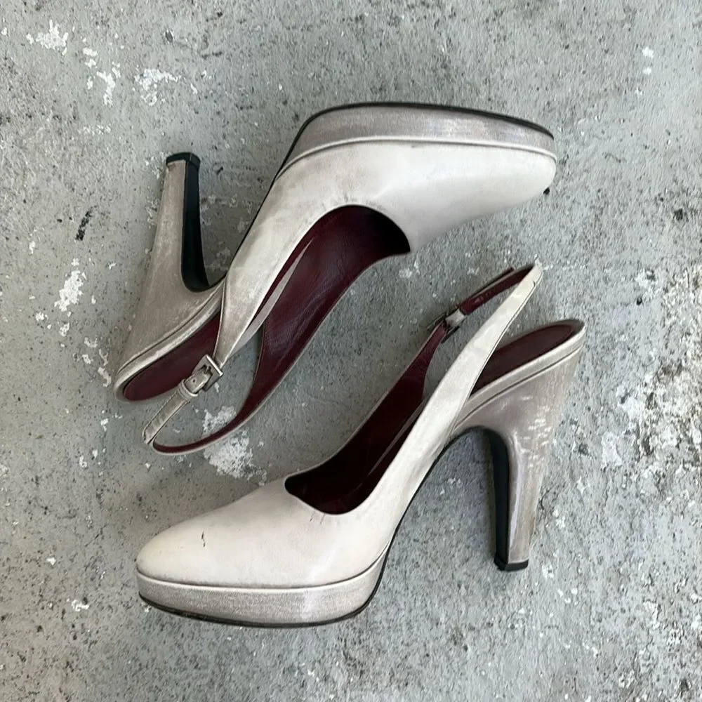 Prada please look